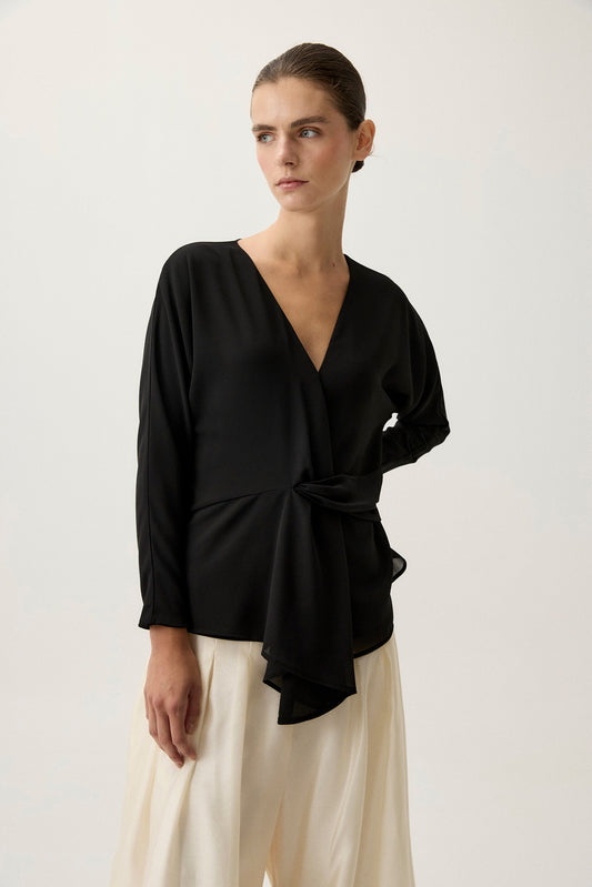 AVEN Magnetic Black Blouse