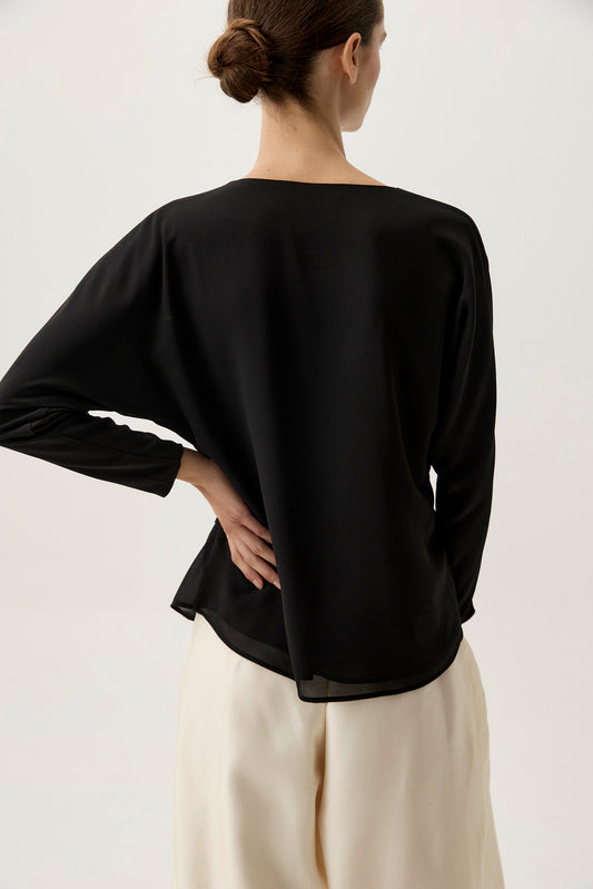 AVEN Magnetic Black Blouse